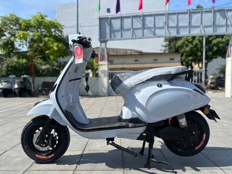 Xe máy điện Yaka Lavia Màu Ghi Xám