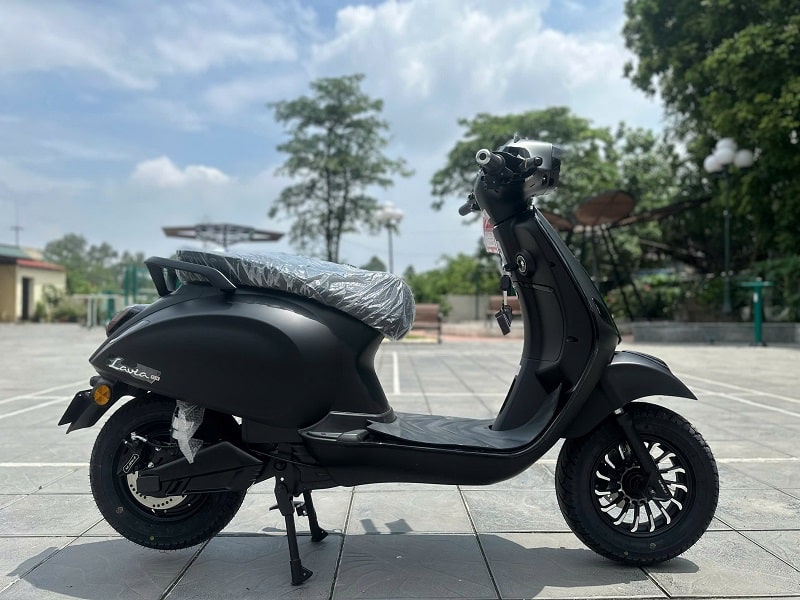 Xe Máy Điện Yaka Lavia GX Màu Đen Sần
