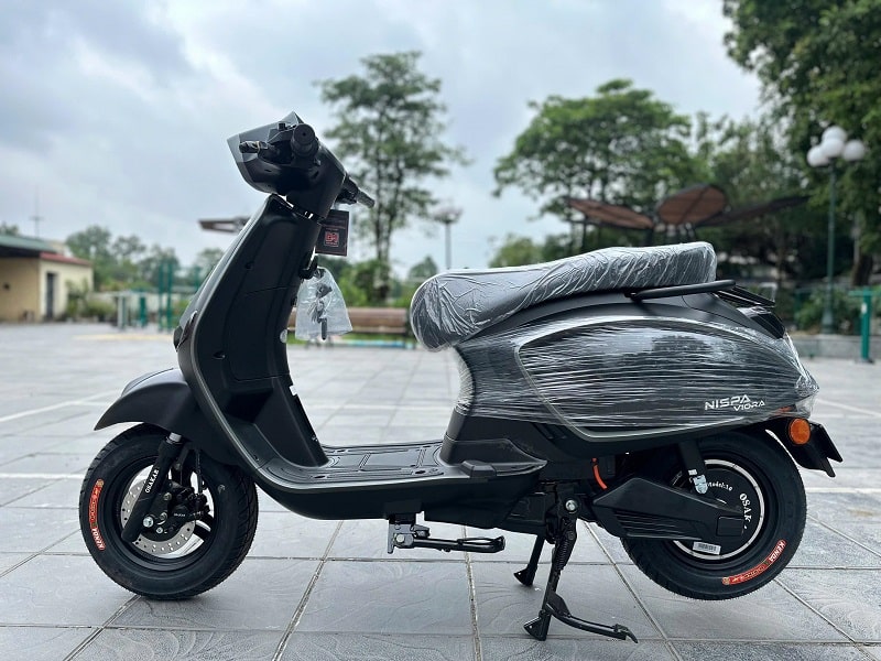 Xe Máy Điện Osakar Nispa Viora Màu Đen Sần