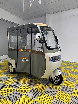 Xe điện 3 bánh tại Trung Hòa - Cầu Giấy